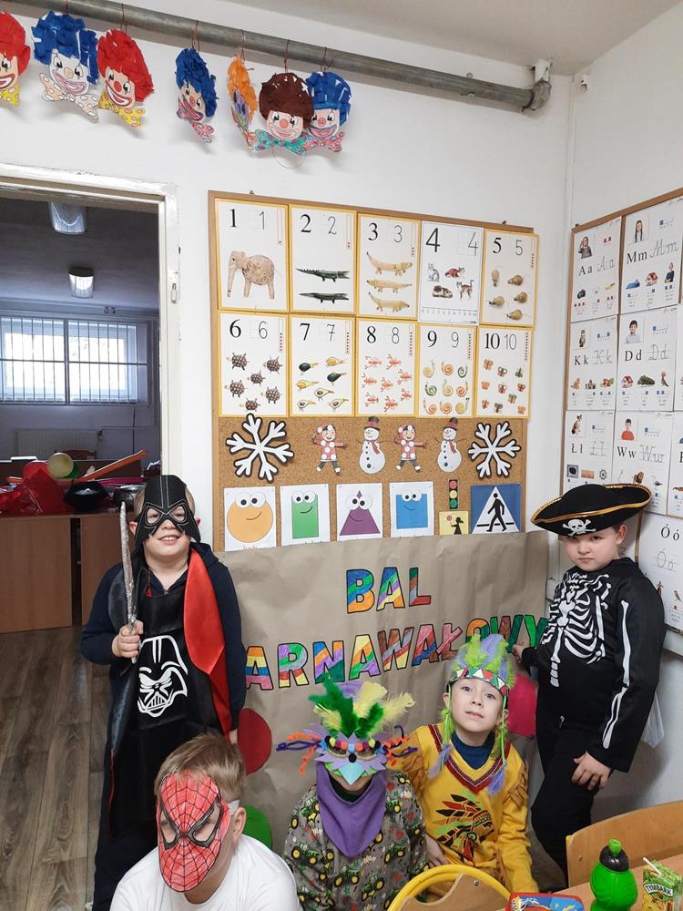 Bal karnawałowy klas I - III